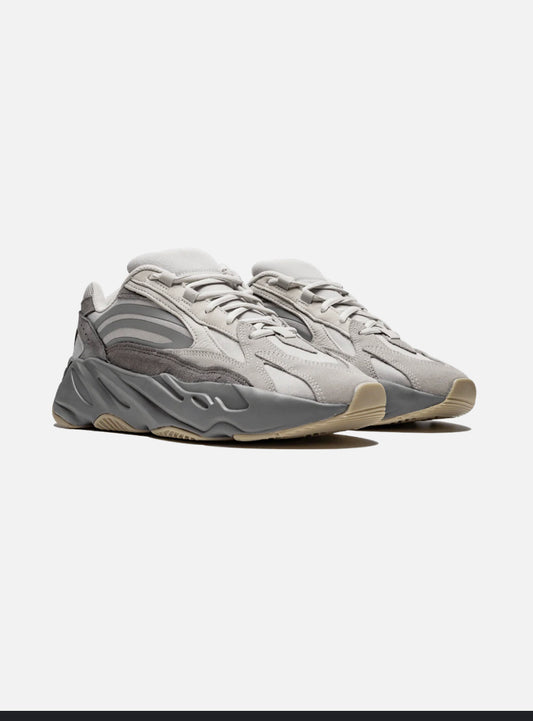 adidas yeezy boost 700 V2 Tephra