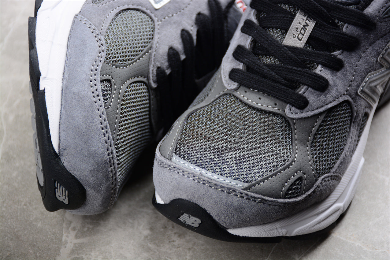 New Balance 990 V3