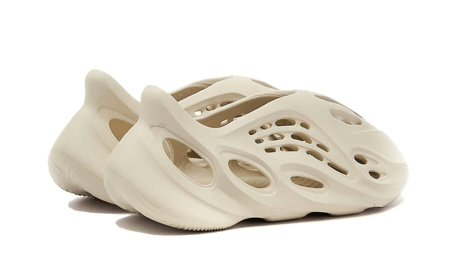Yeezy Foam RNNR 'Sand'