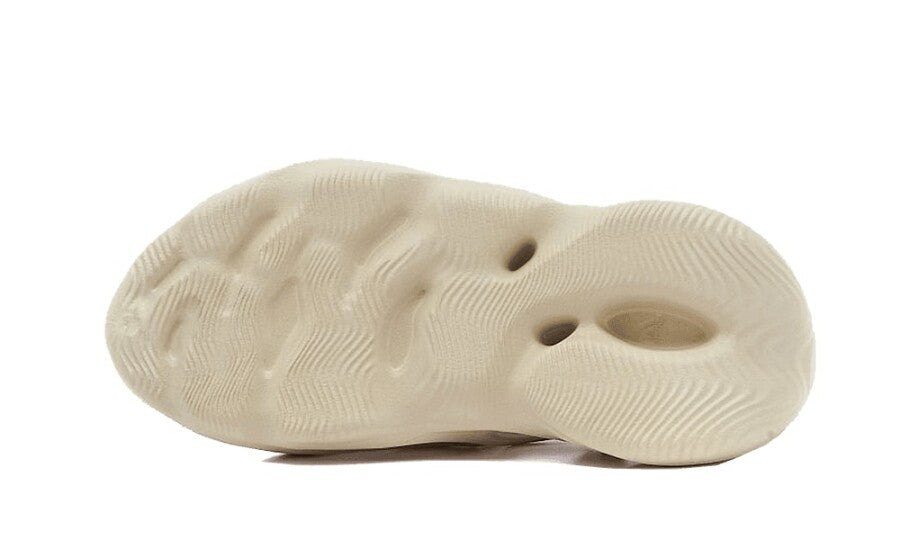 Yeezy Foam RNNR 'Sand'