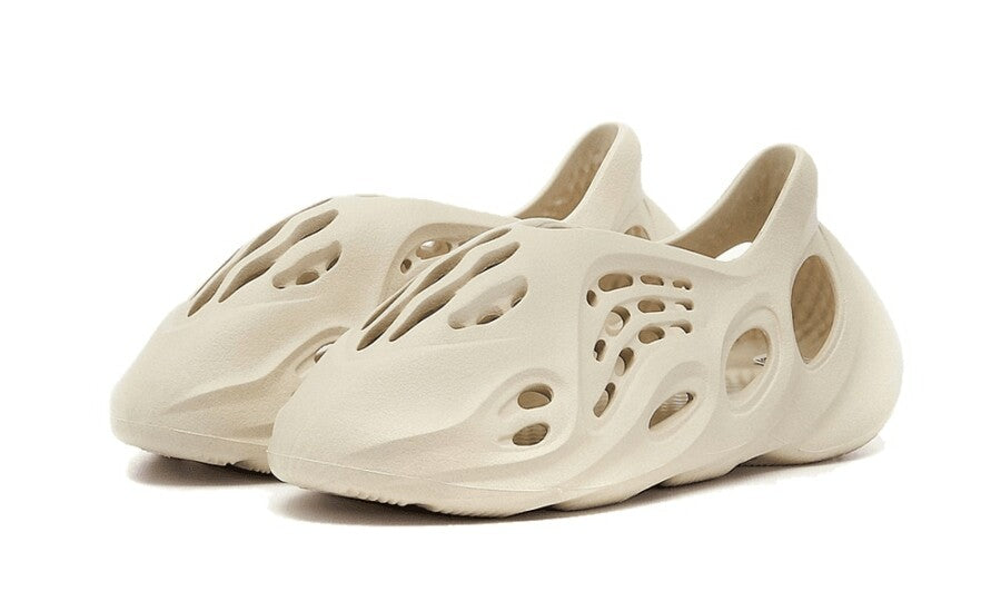 Yeezy Foam RNNR 'Sand'